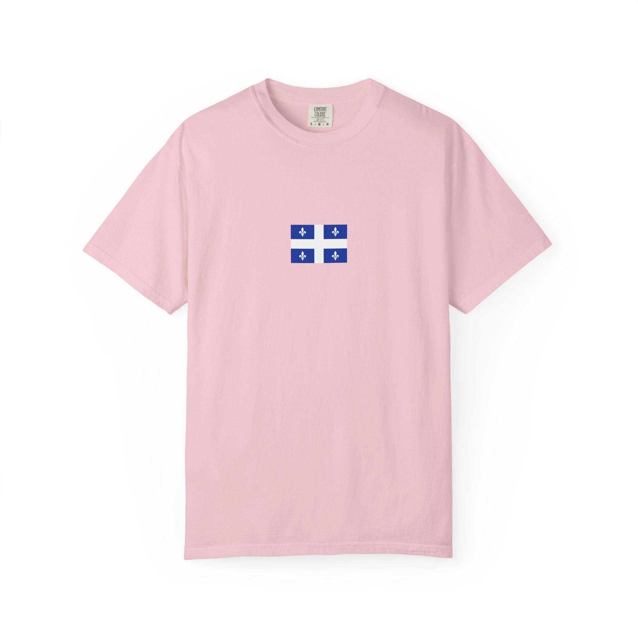 𝗤𝗨𝗘𝗕𝗘𝗖 | 𝗧‑𝗦𝗛𝗜𝗥𝗧 "Minimal Front Flag & Back Map Design" 👕🛒📦✈️🌍🚚✅